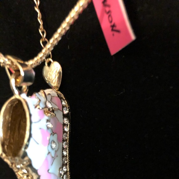 Betsy Johnson necklace - Picture 4 of 7